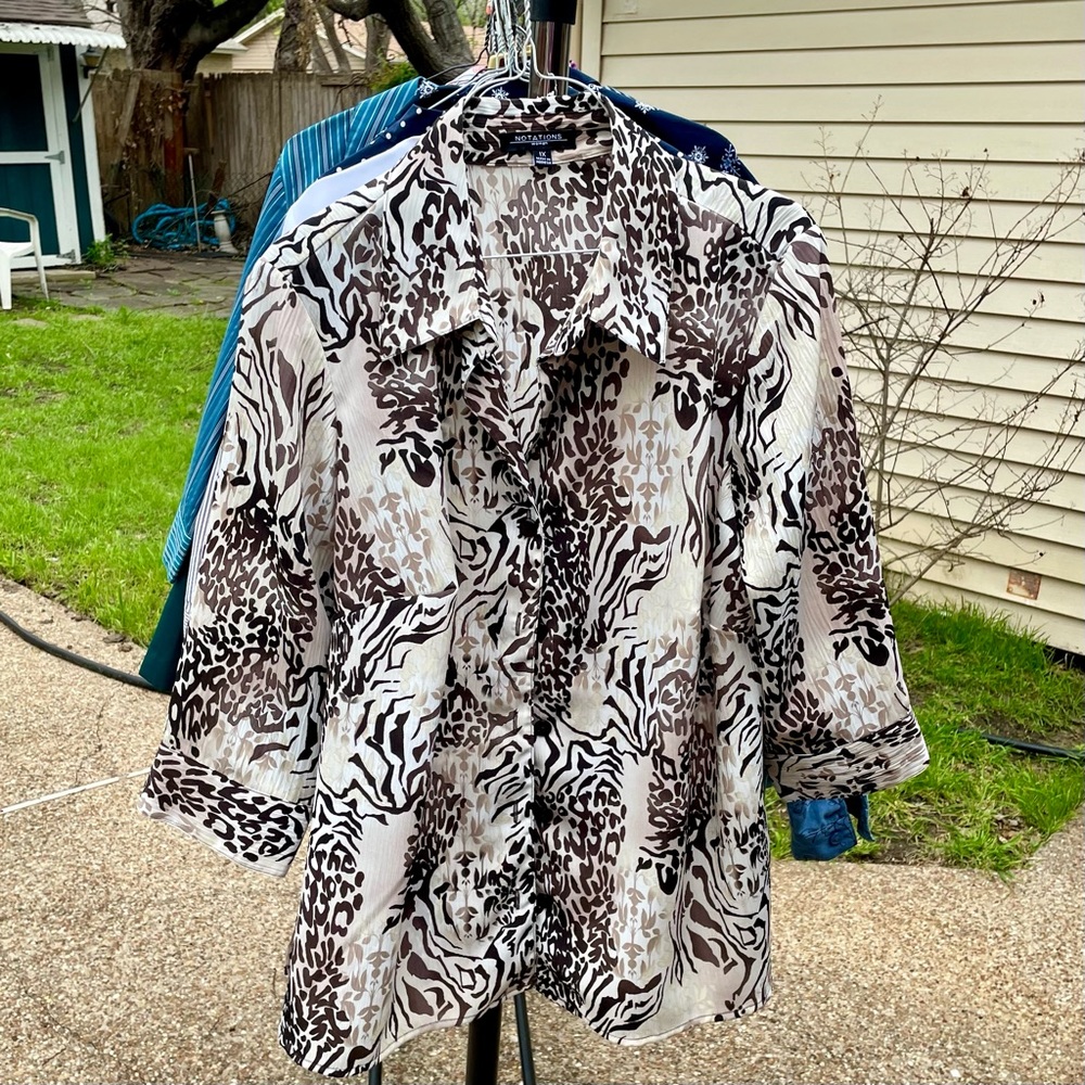 Animal print blouse, 3/4-length sleeves